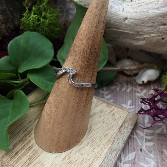 Sterling Silver Wave Cz Ring 7,8 - Picture 1 of 6